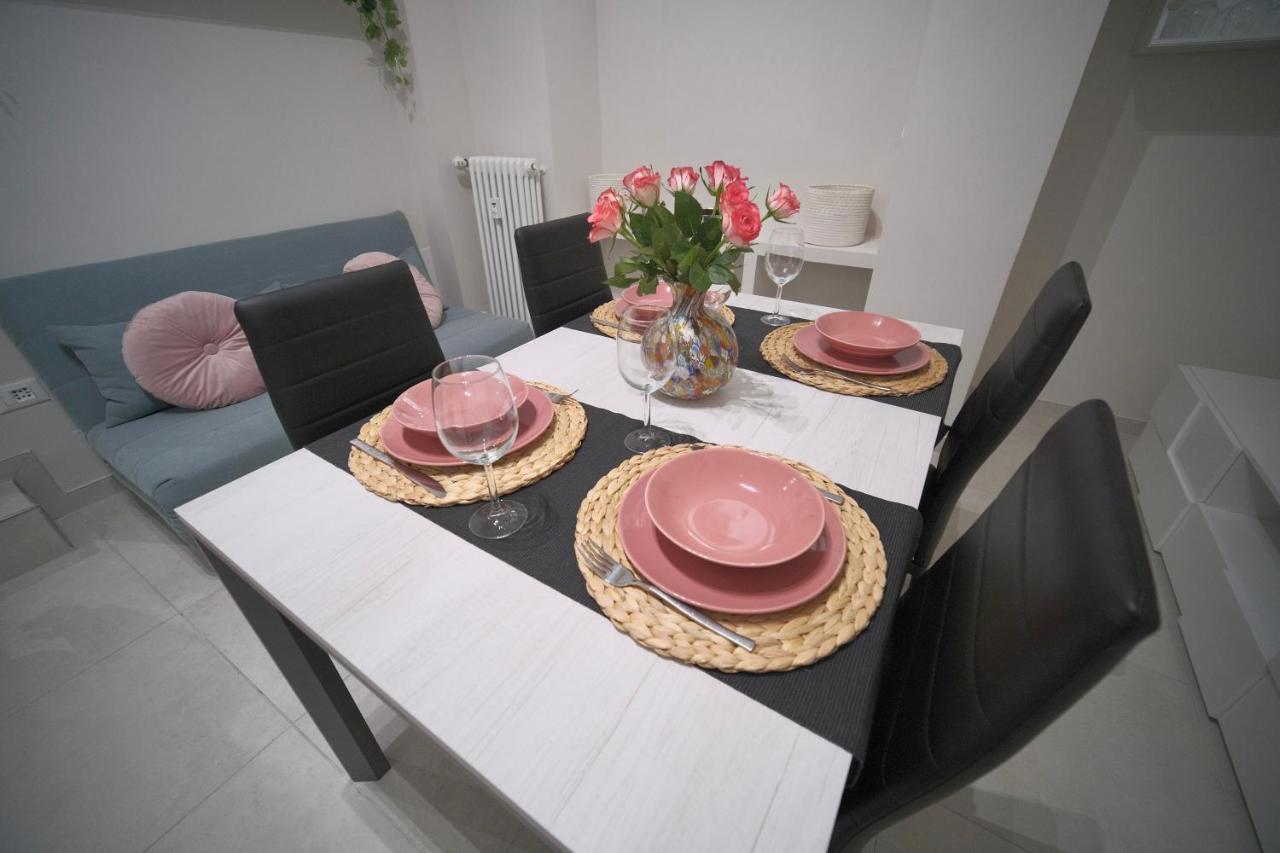 Appartamento Moderno ❴ 300 Mt. Da Porta Nuova ❵ Turin Bagian luar foto