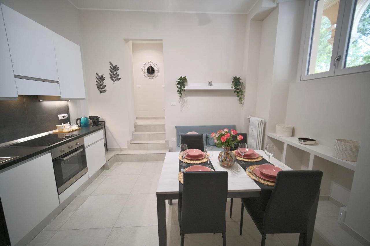 Appartamento Moderno ❴ 300 Mt. Da Porta Nuova ❵ Turin Bagian luar foto
