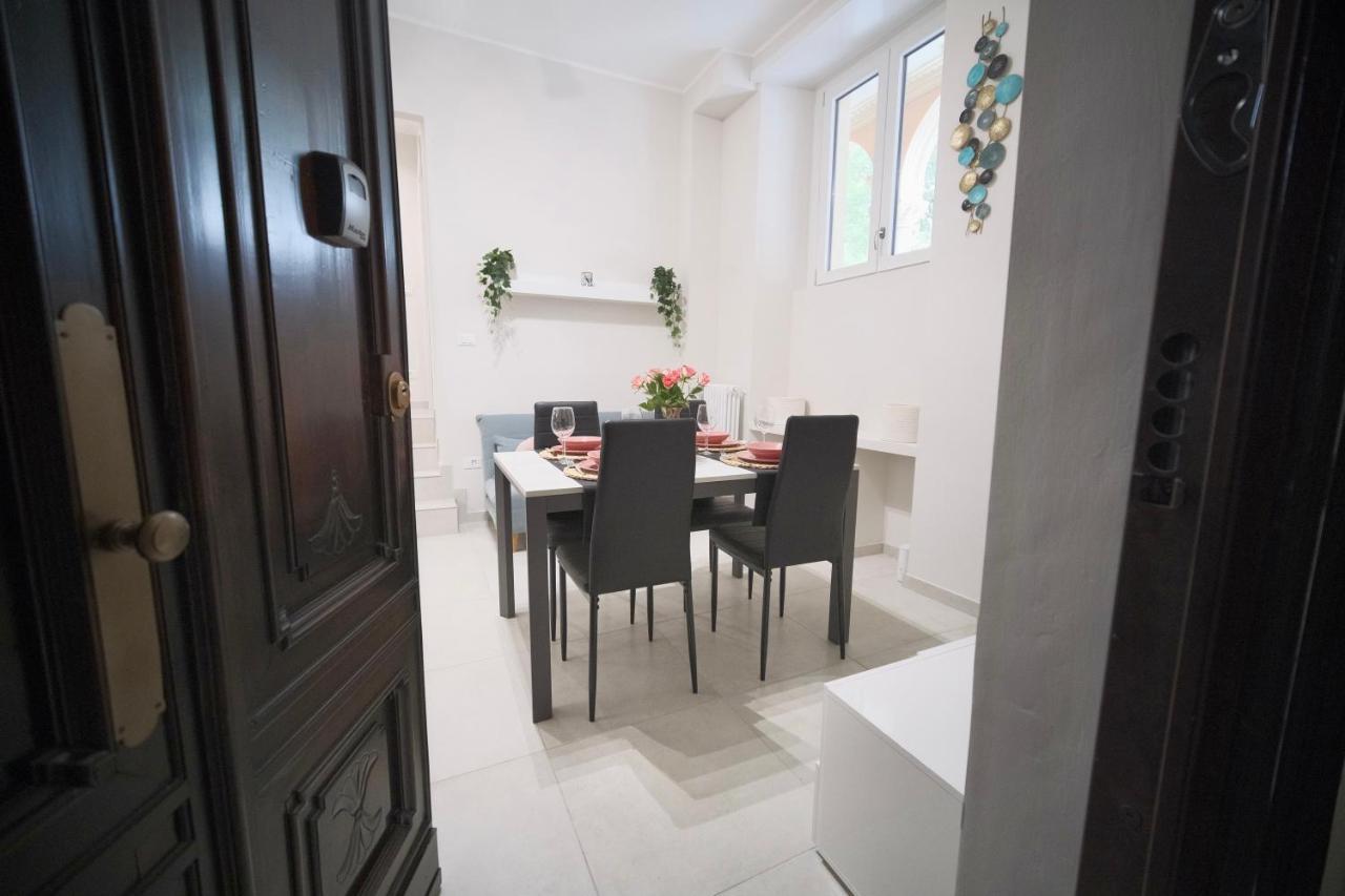 Appartamento Moderno ❴ 300 Mt. Da Porta Nuova ❵ Turin Bagian luar foto
