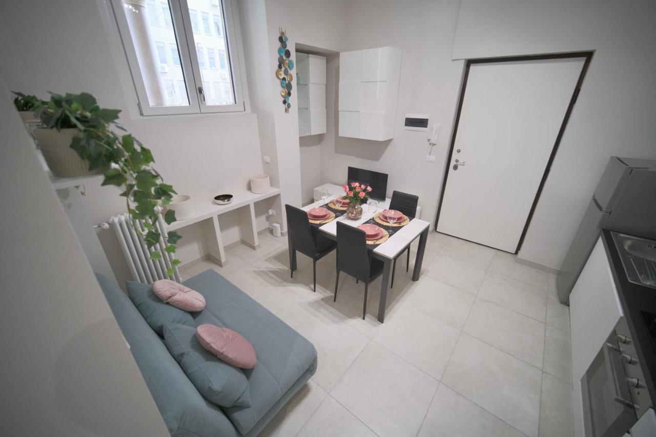 Appartamento Moderno ❴ 300 Mt. Da Porta Nuova ❵ Turin Bagian luar foto