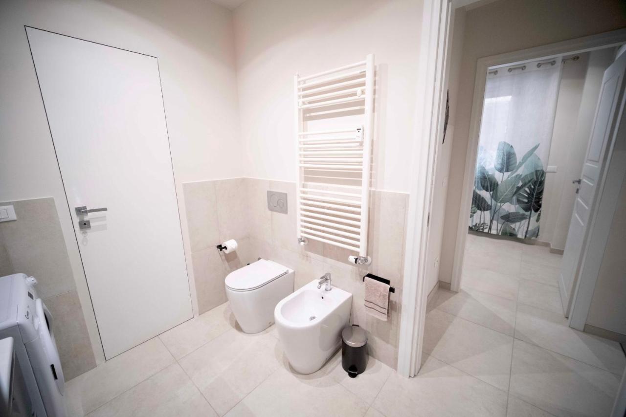 Appartamento Moderno ❴ 300 Mt. Da Porta Nuova ❵ Turin Bagian luar foto