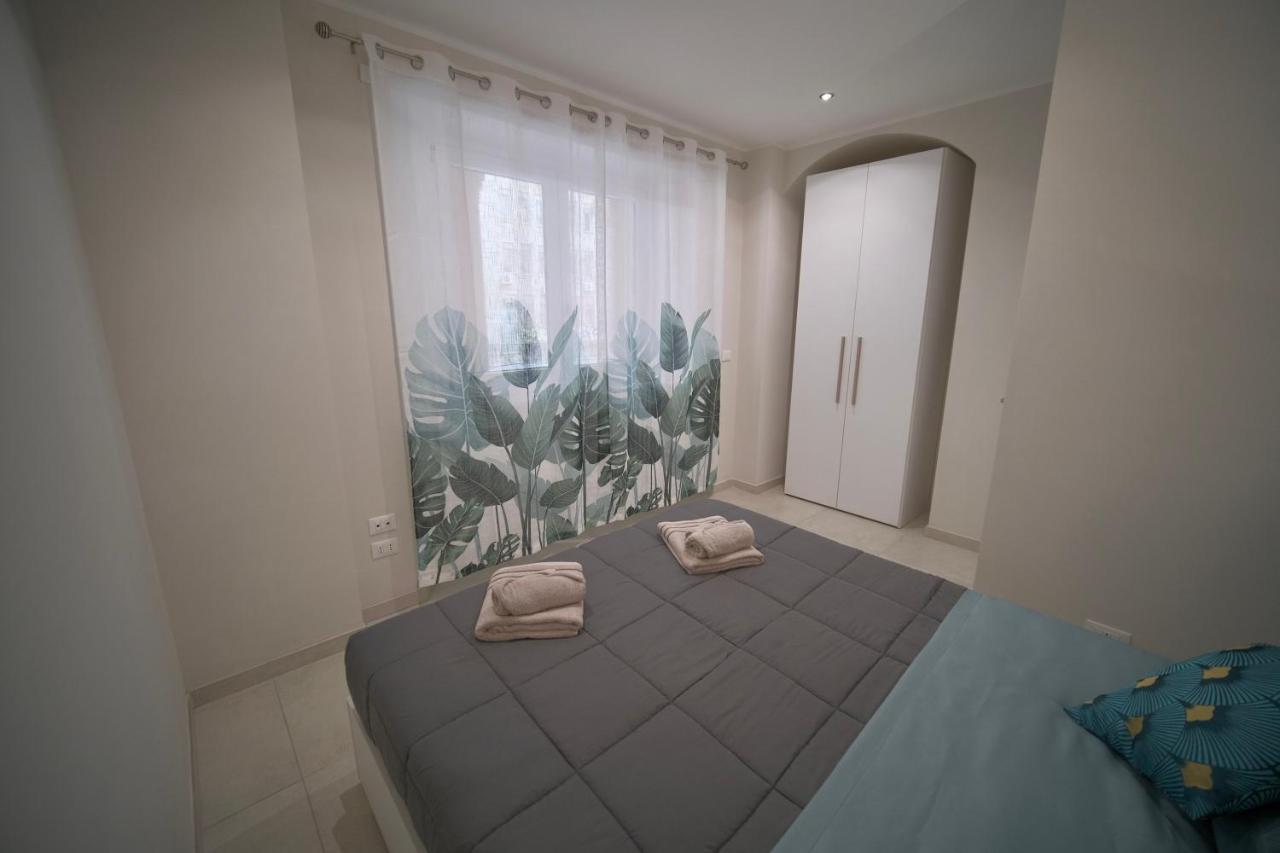Appartamento Moderno ❴ 300 Mt. Da Porta Nuova ❵ Turin Bagian luar foto