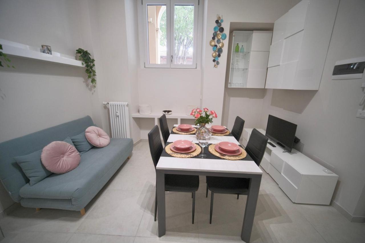 Appartamento Moderno ❴ 300 Mt. Da Porta Nuova ❵ Turin Bagian luar foto